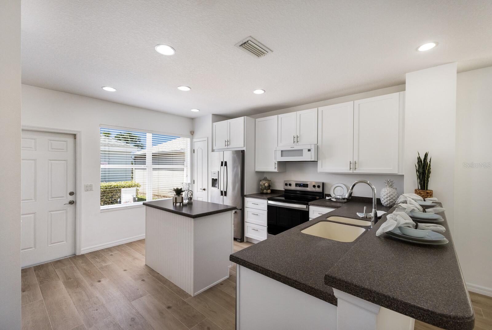 Image 7 of 43 For 5526 River Sound Terrace