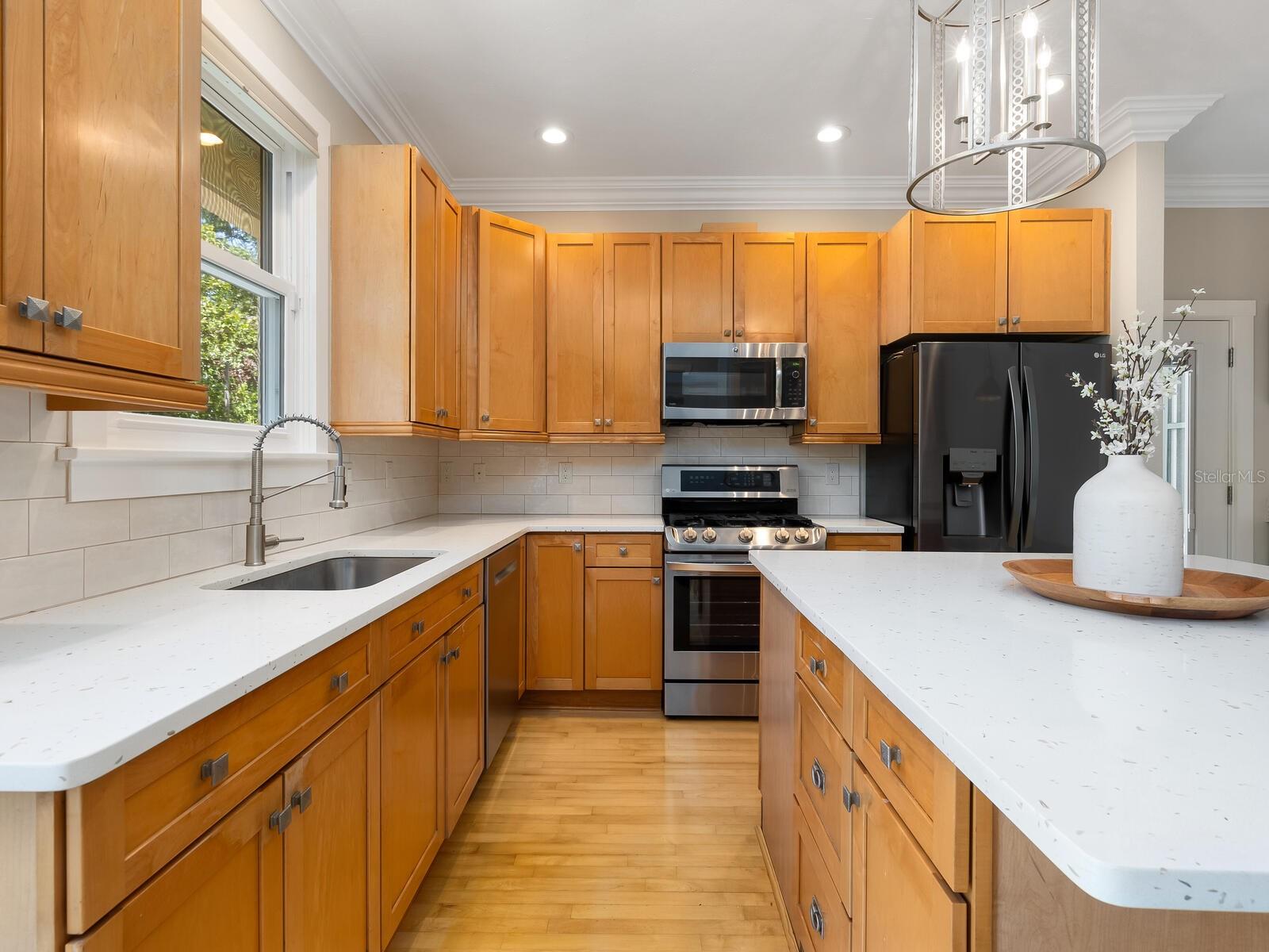 Image 15 of 54 For 324 Julia Place