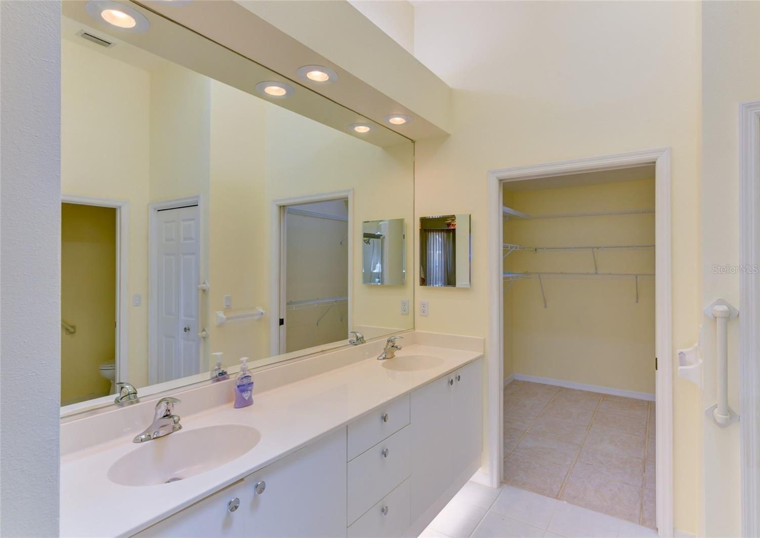 Image 16 of 35 For 6311 Walton Heath Place