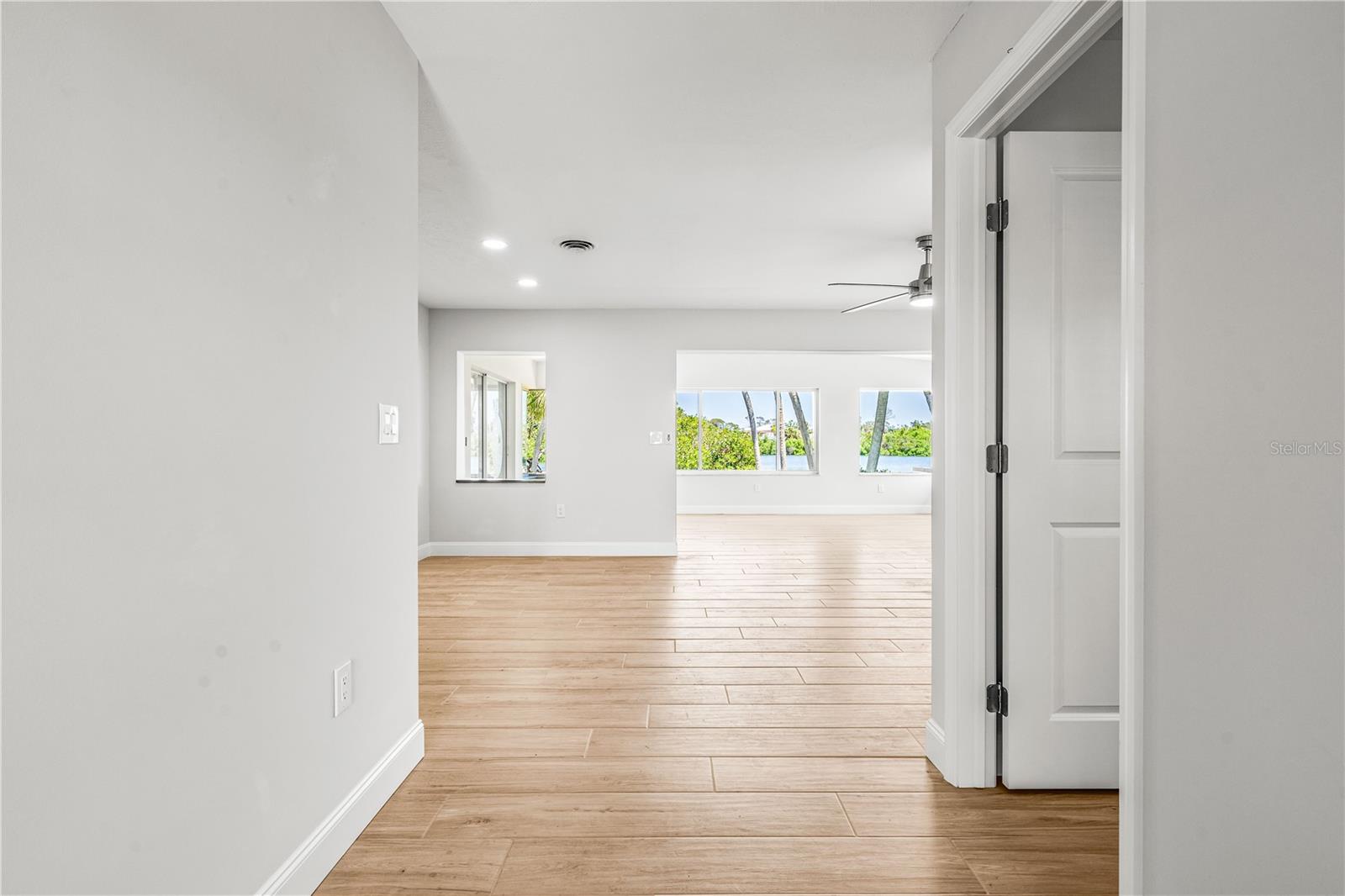 Image 10 of 100 For 1680 Lemon Bay Drive