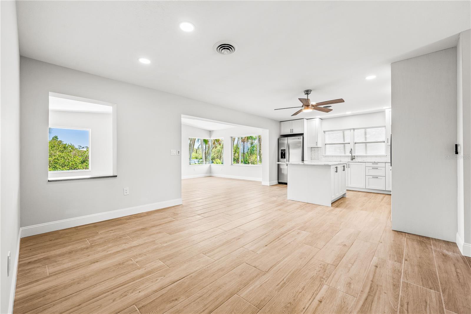 Image 11 of 100 For 1680 Lemon Bay Drive