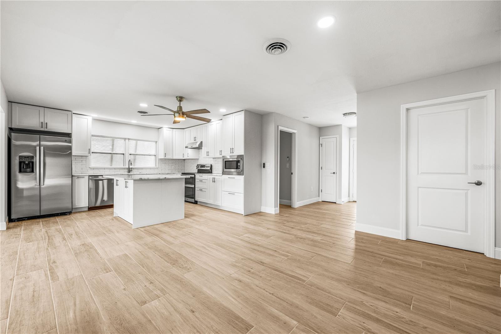 Image 16 of 100 For 1680 Lemon Bay Drive