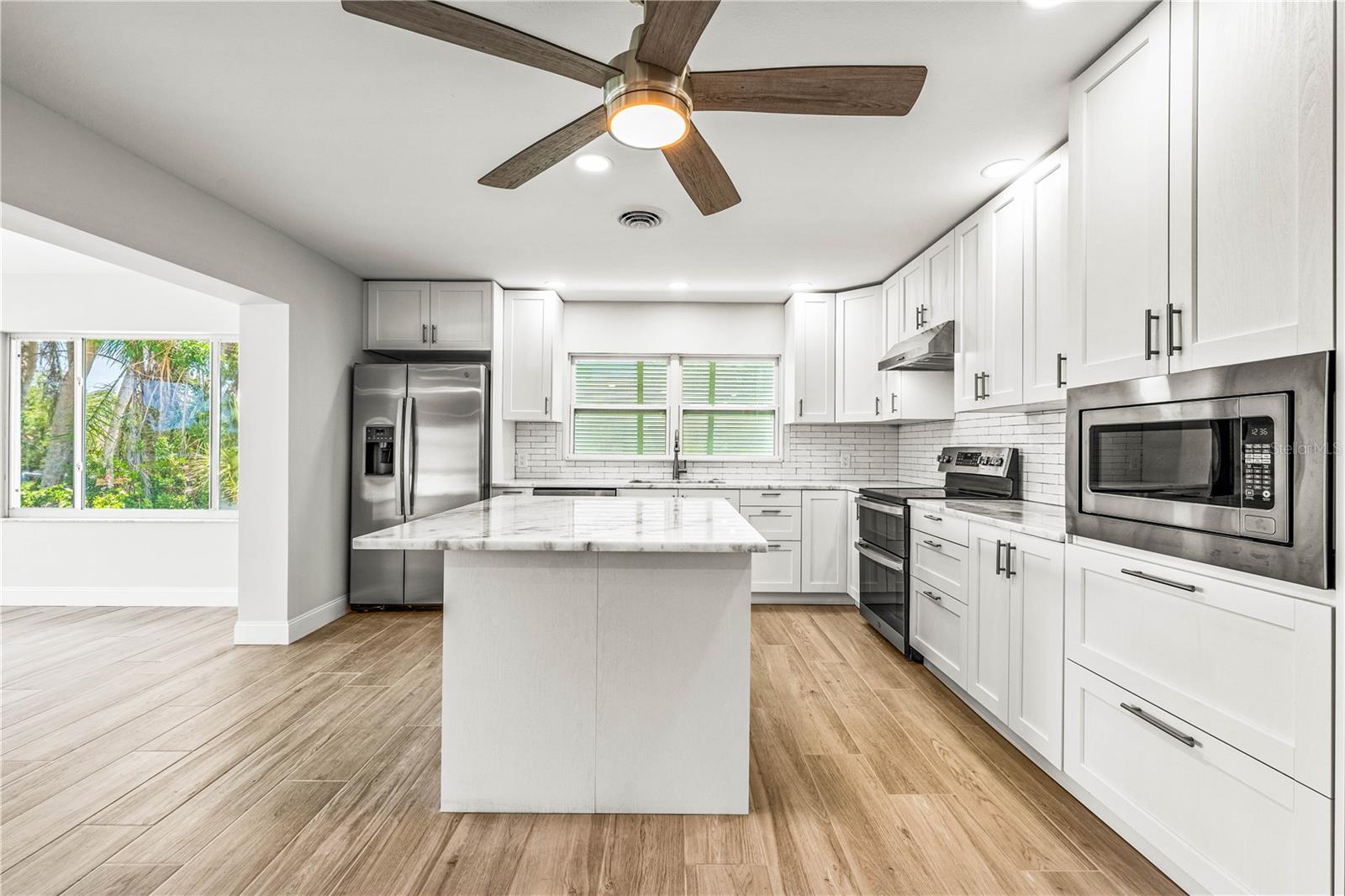 Image 17 of 100 For 1680 Lemon Bay Drive