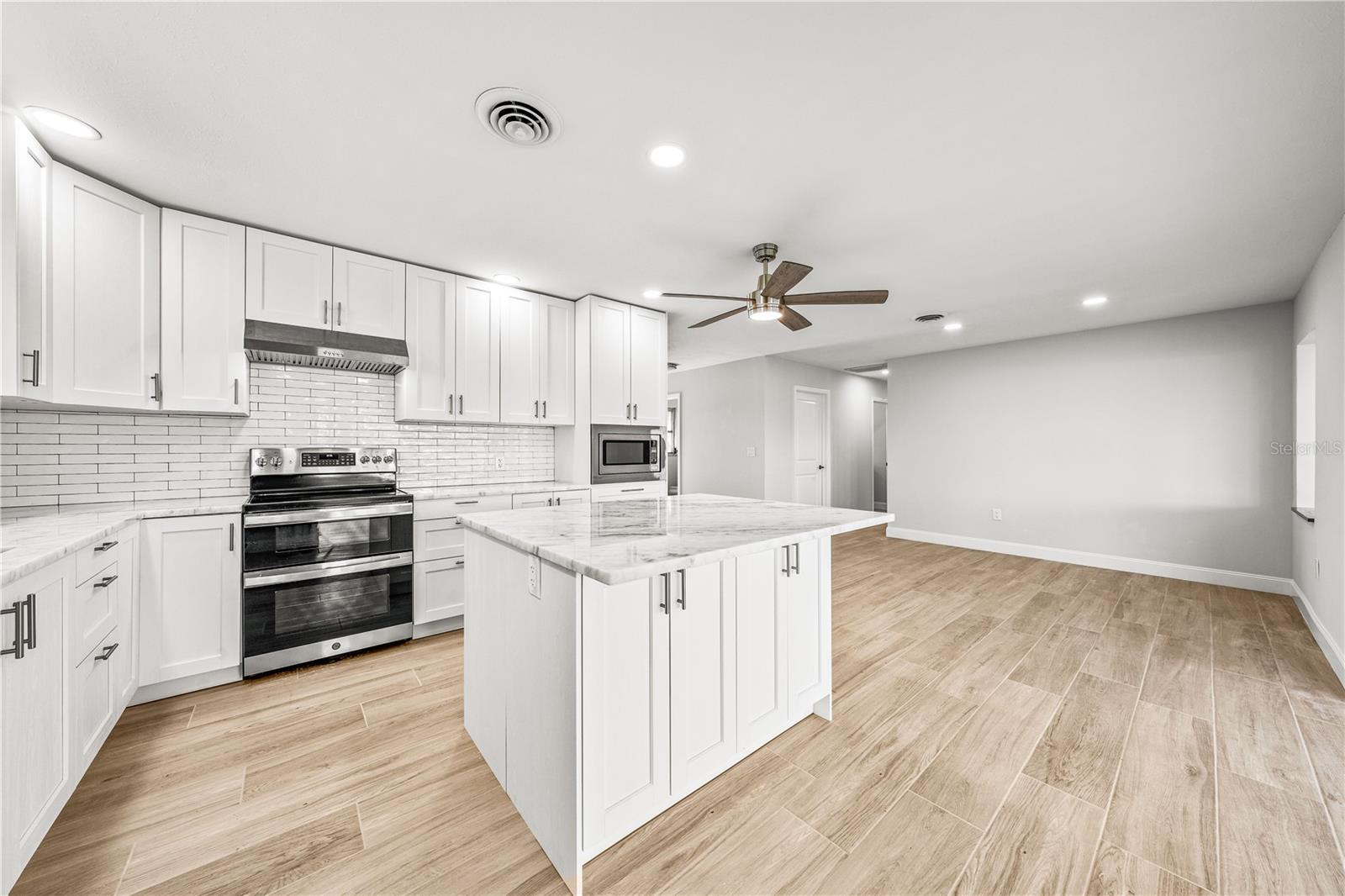 Image 19 of 100 For 1680 Lemon Bay Drive