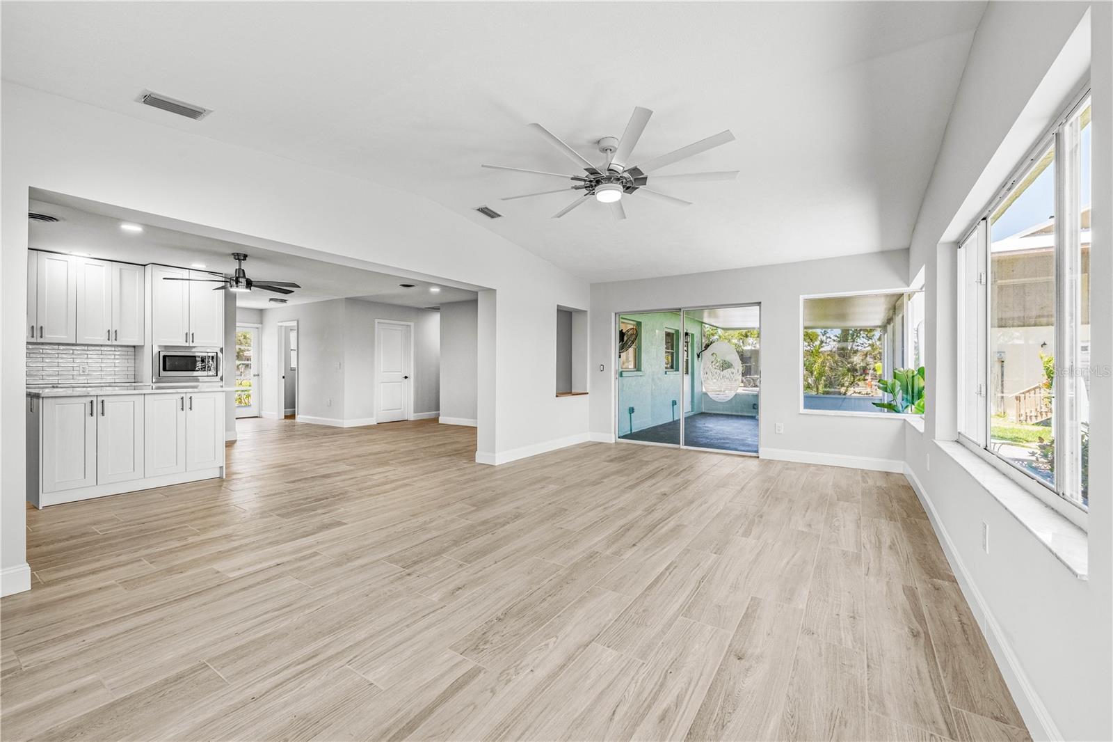 Image 25 of 100 For 1680 Lemon Bay Drive