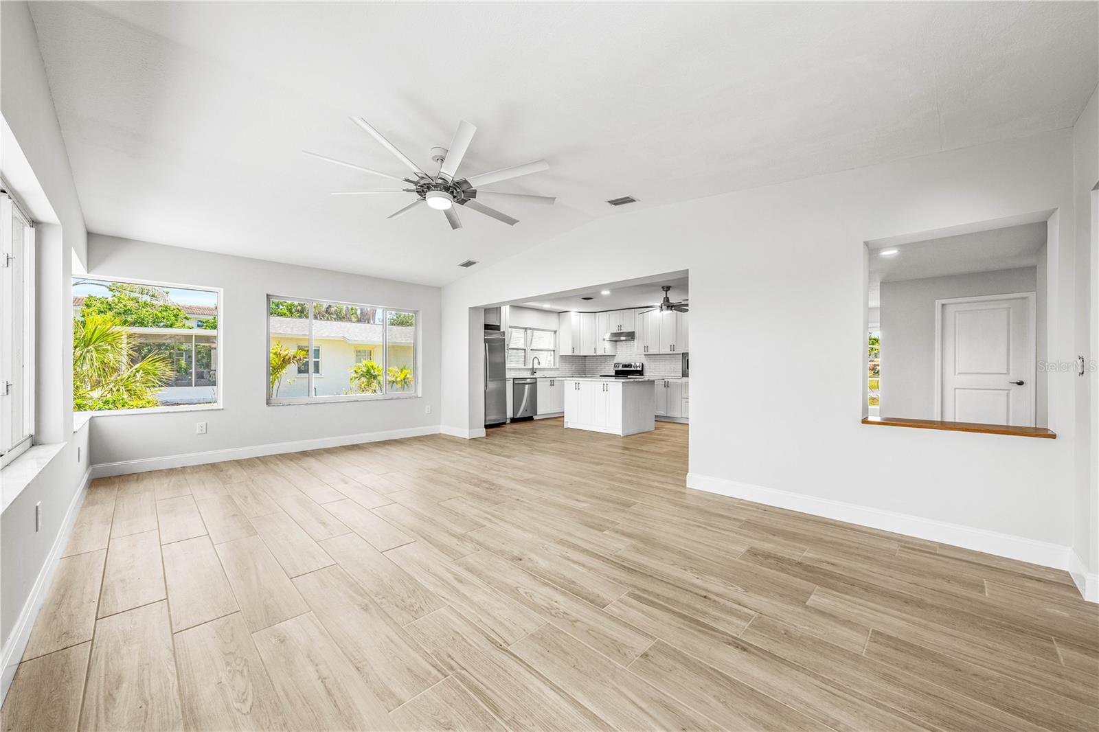 Image 26 of 100 For 1680 Lemon Bay Drive
