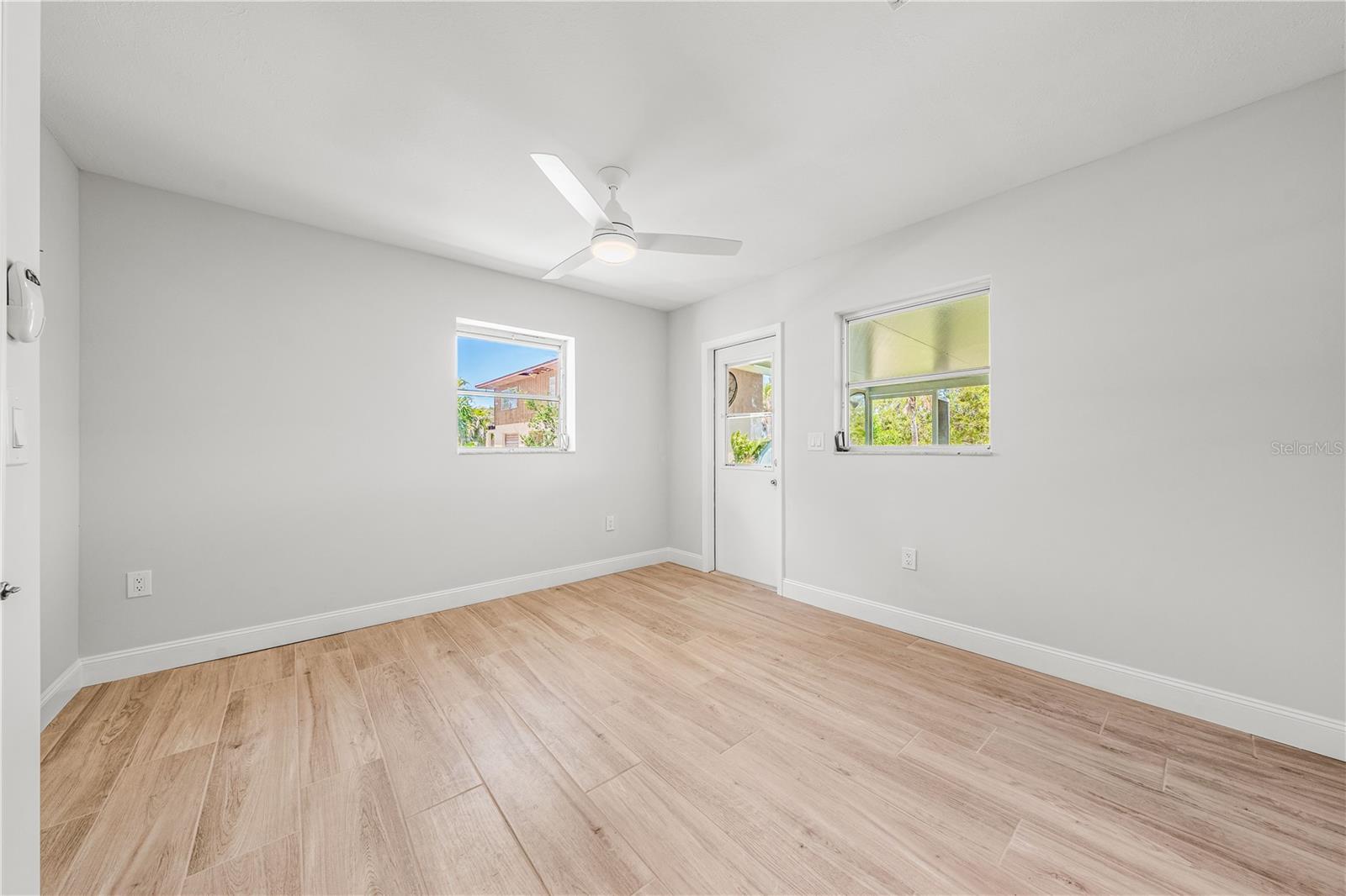 Image 27 of 100 For 1680 Lemon Bay Drive