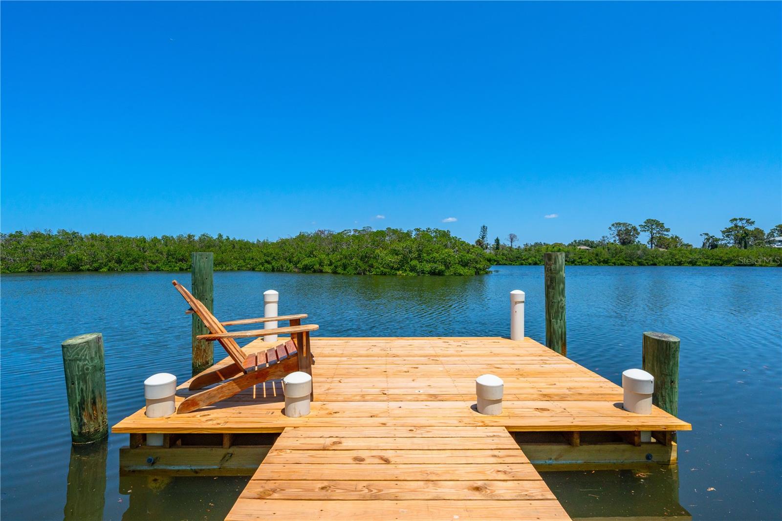 Image 4 of 100 For 1680 Lemon Bay Drive