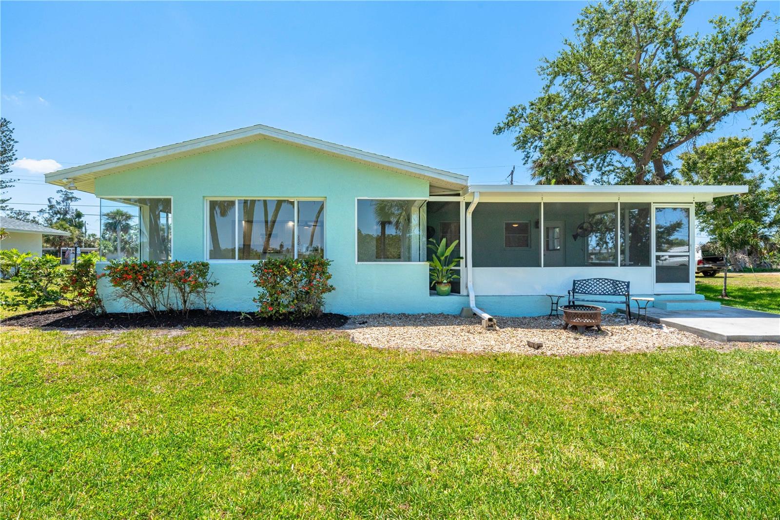 Image 43 of 100 For 1680 Lemon Bay Drive