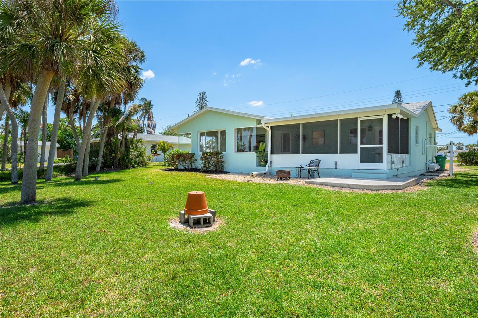 Image 46 of 100 For 1680 Lemon Bay Drive