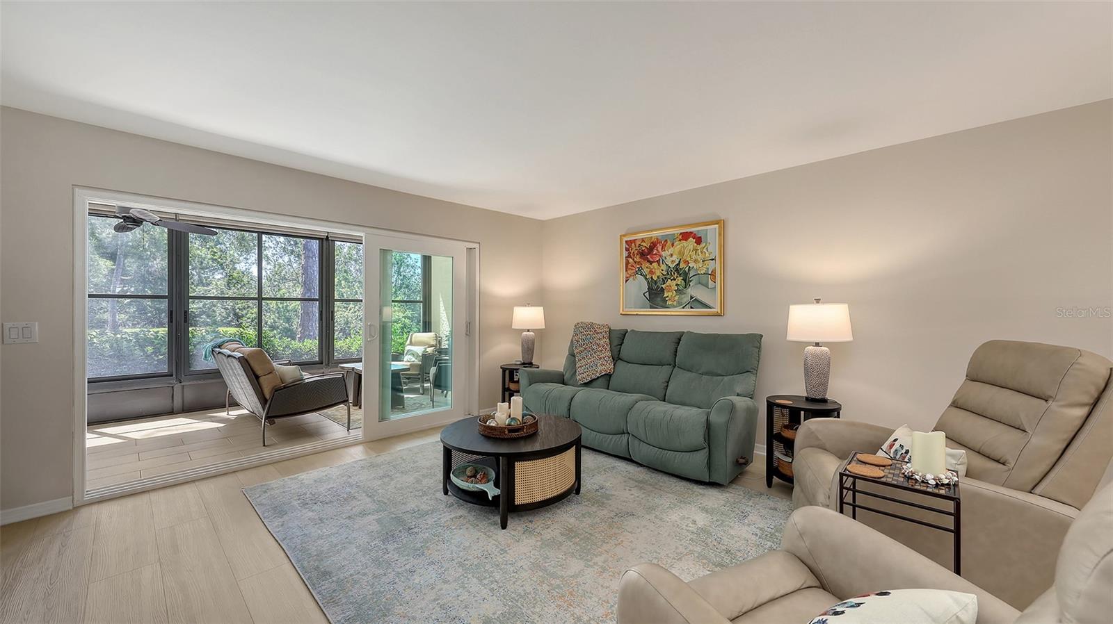 Image 10 of 85 For 564 Lakeside Drive 564