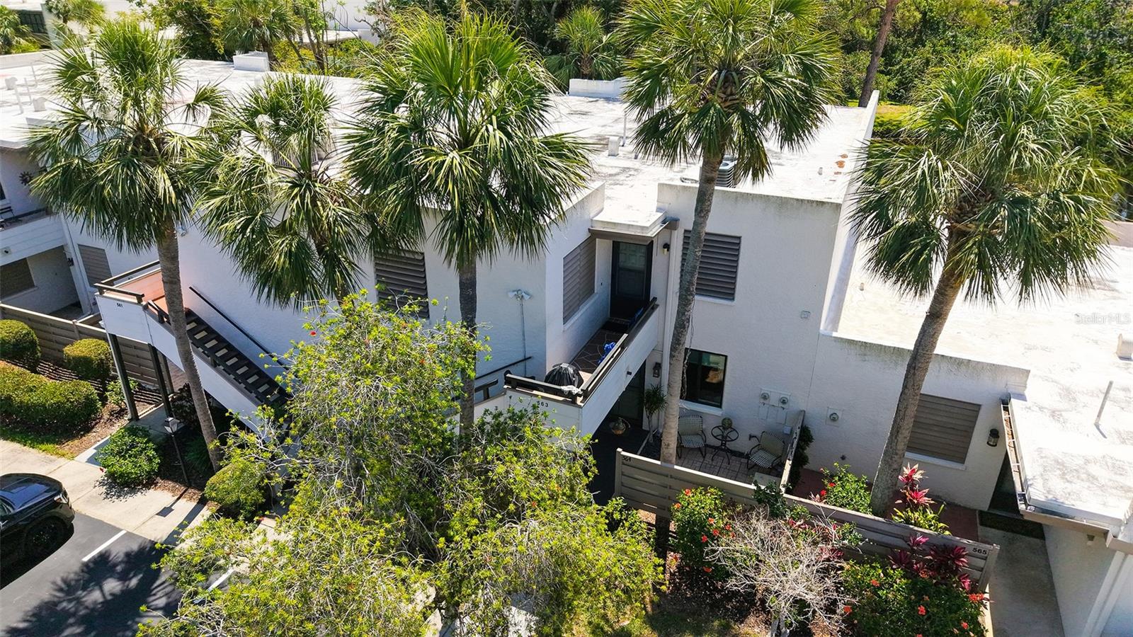 Image 5 of 85 For 564 Lakeside Drive 564