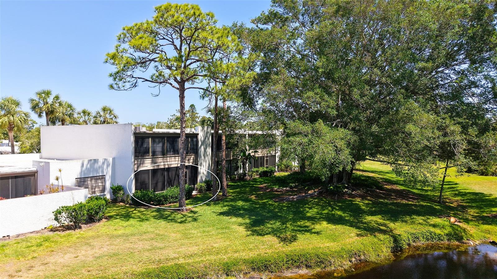 Image 52 of 85 For 564 Lakeside Drive 564