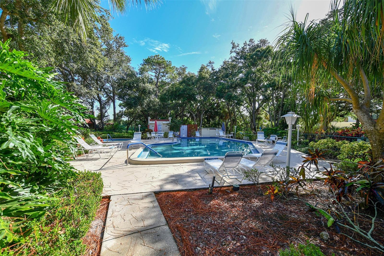 Image 75 of 85 For 564 Lakeside Drive 564