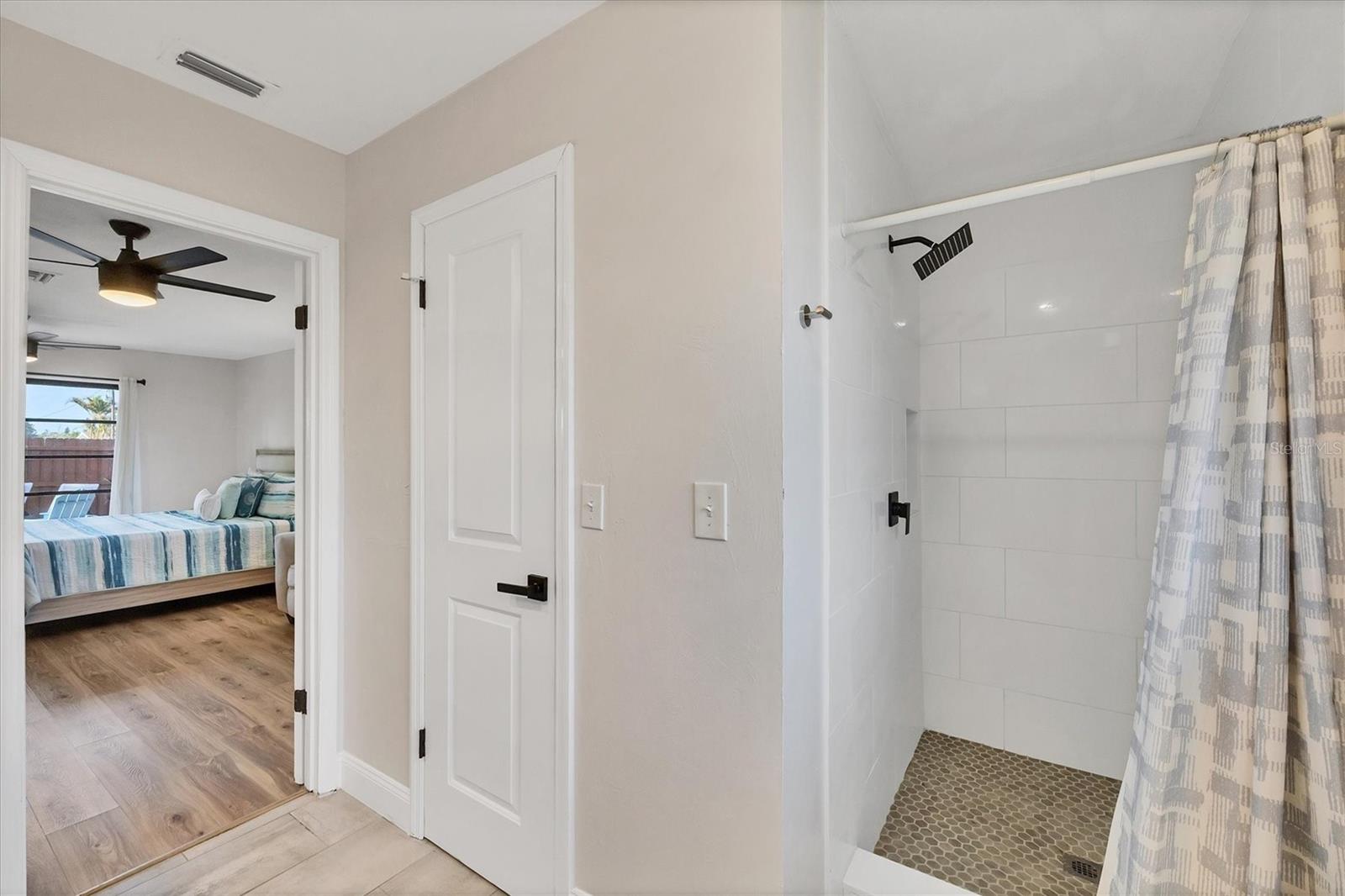 Image 13 of 48 For 2301 Cass Street