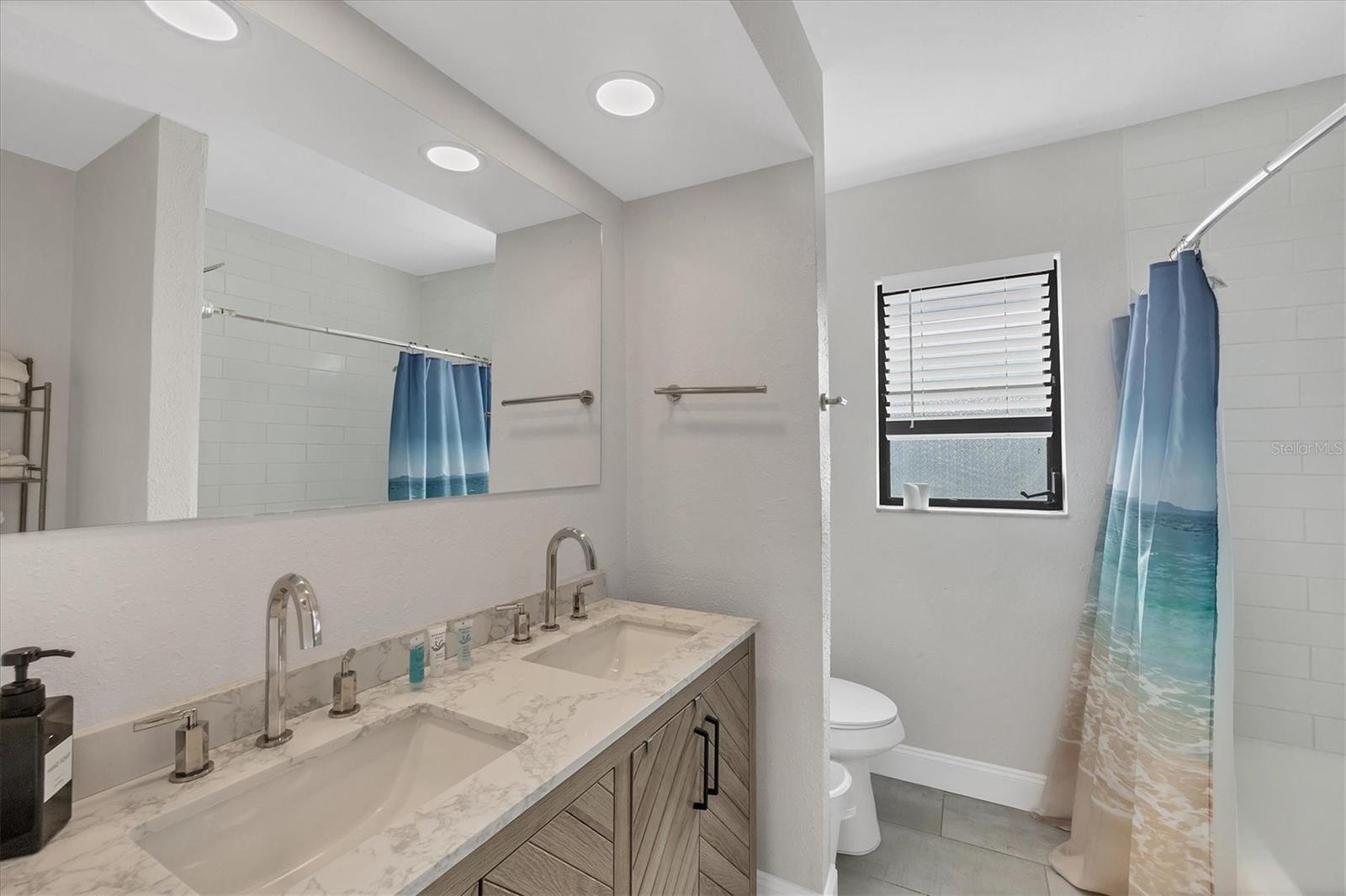 Image 15 of 48 For 2301 Cass Street