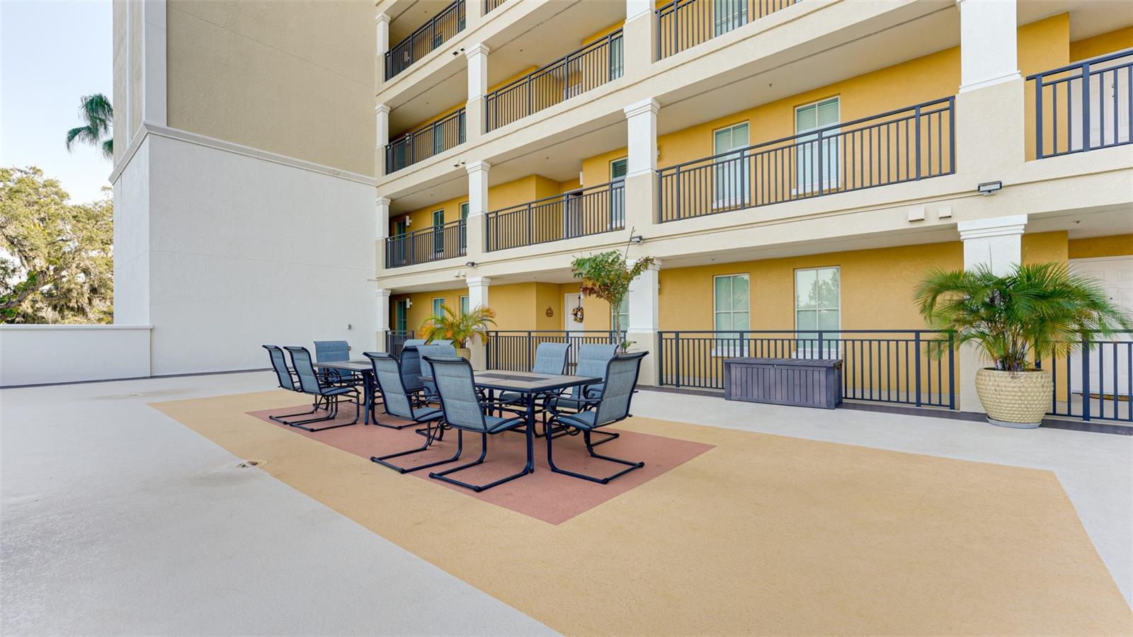 Image 8 of 13 For 501 Haben Boulevard 1002