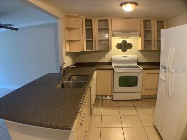 Image 4 of 36 For 2740 Coconut Bay Ln  322