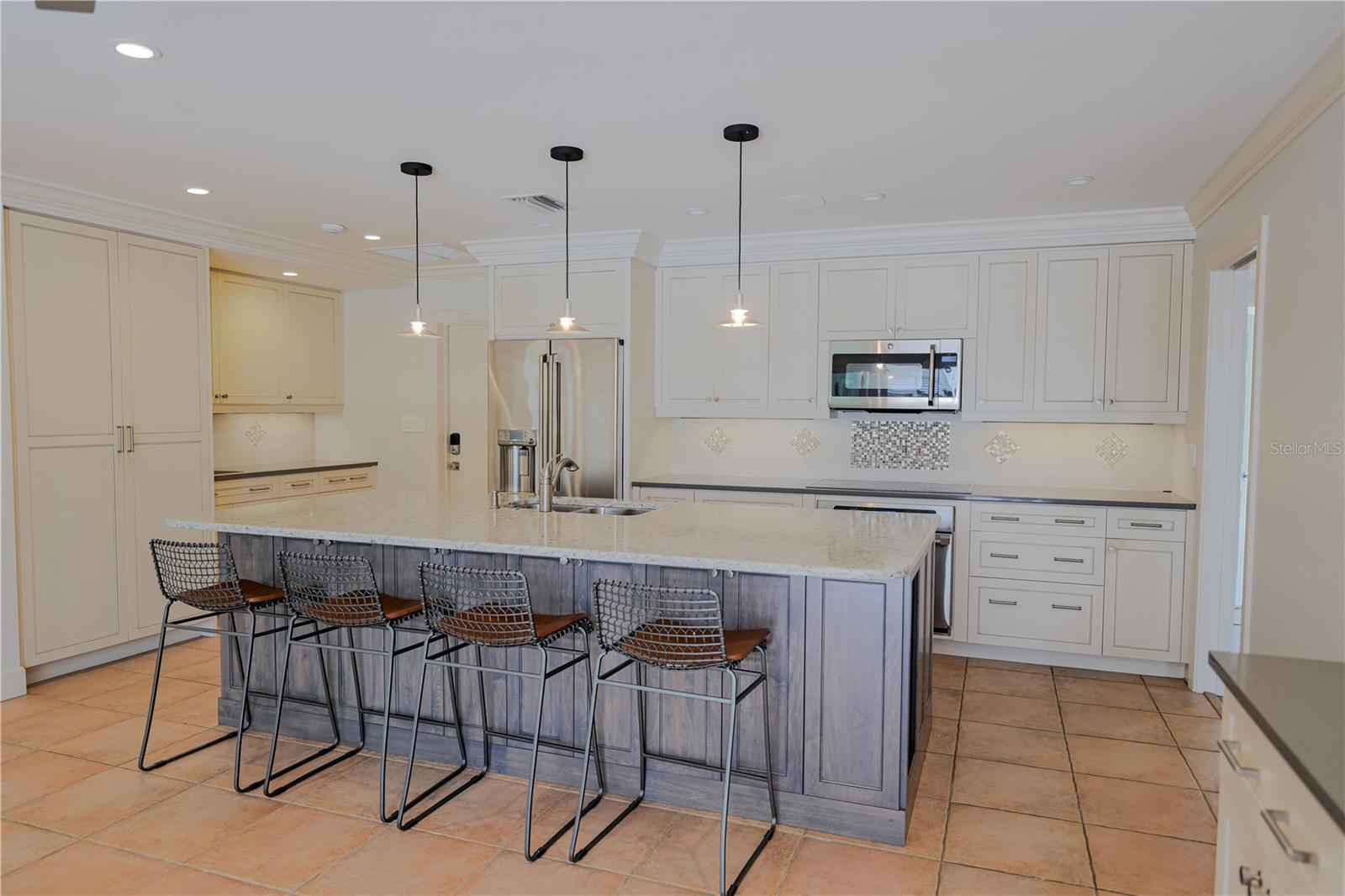 Image 11 of 46 For 606 Owl Way 