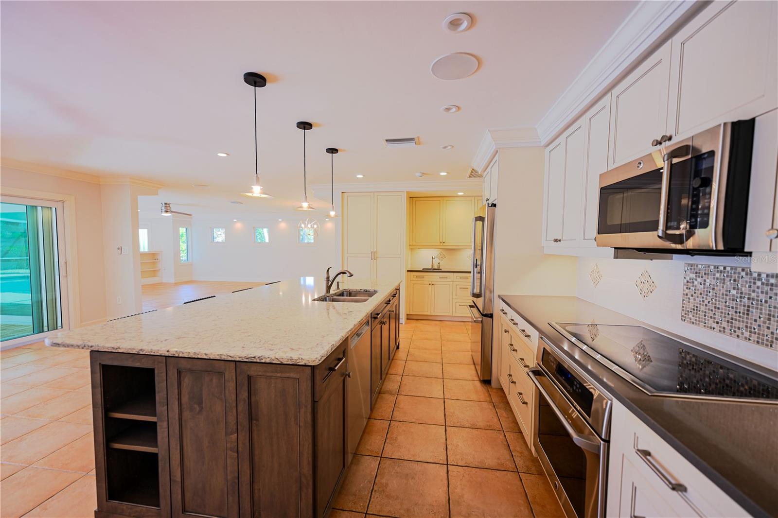 Image 12 of 46 For 606 Owl Way 