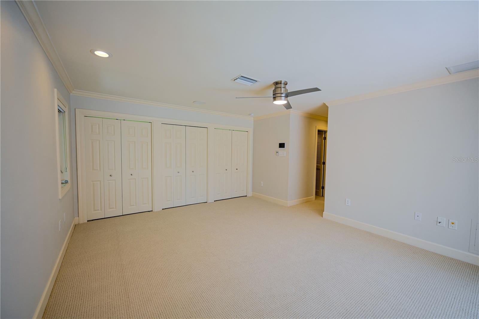 Image 17 of 46 For 606 Owl Way 