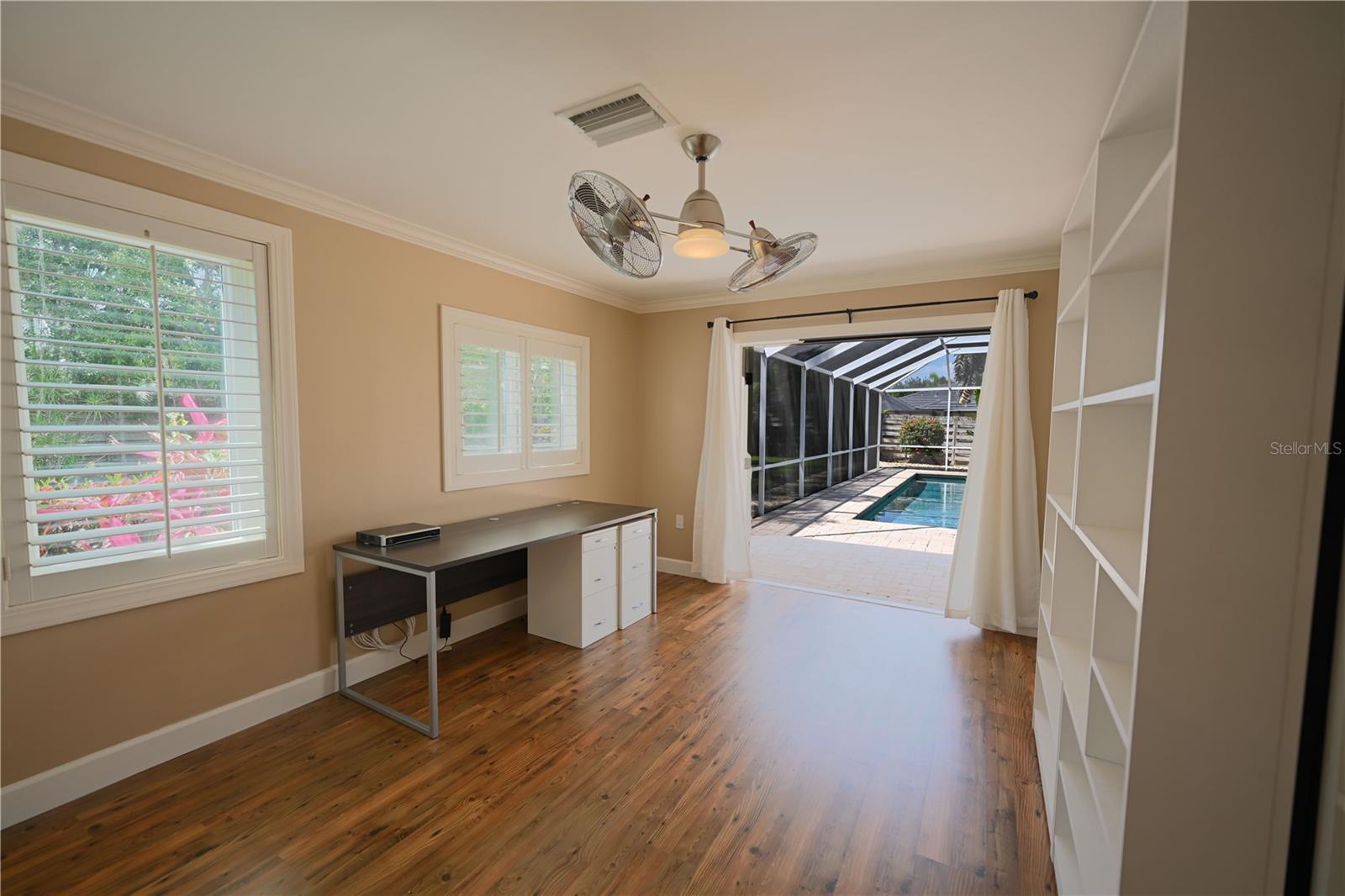 Image 22 of 46 For 606 Owl Way 