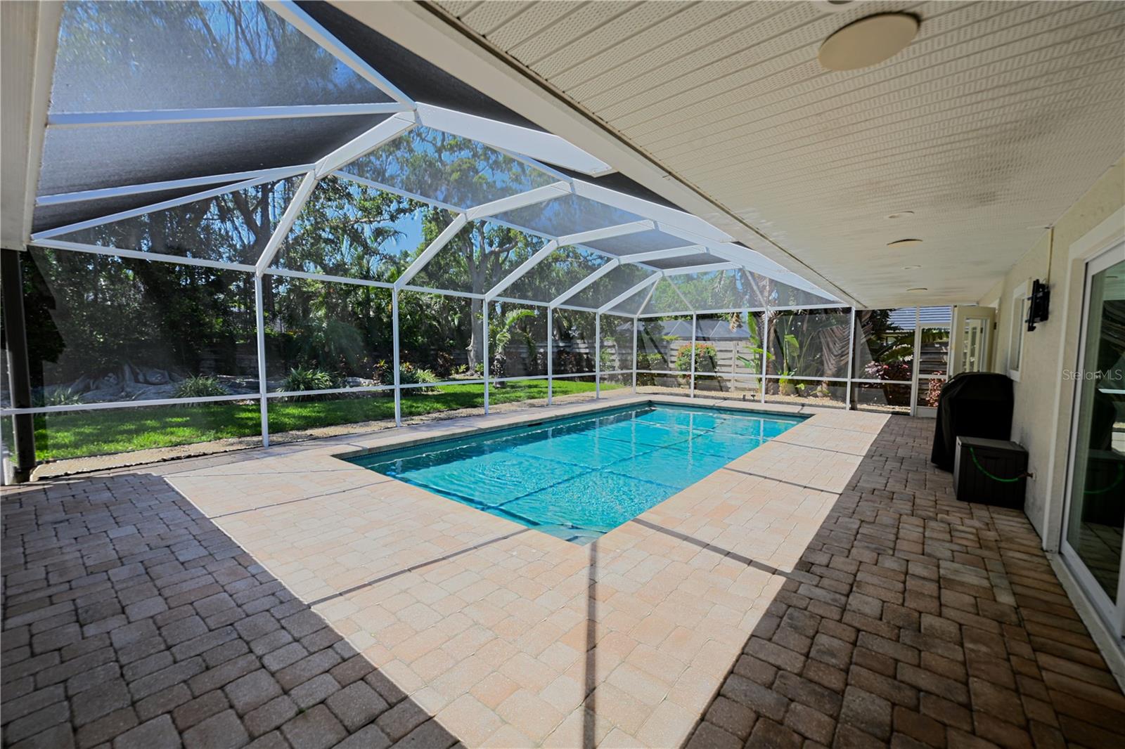 Image 31 of 46 For 606 Owl Way 