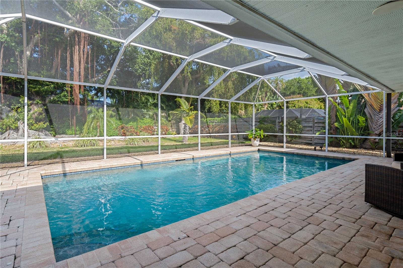 Image 32 of 46 For 606 Owl Way 