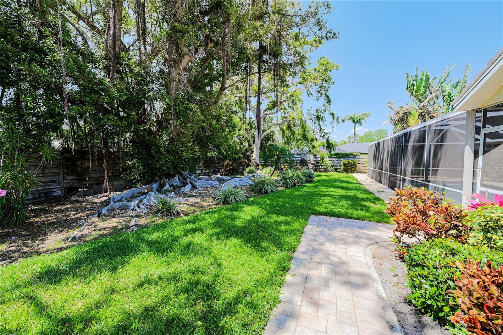 Image 36 of 46 For 606 Owl Way 