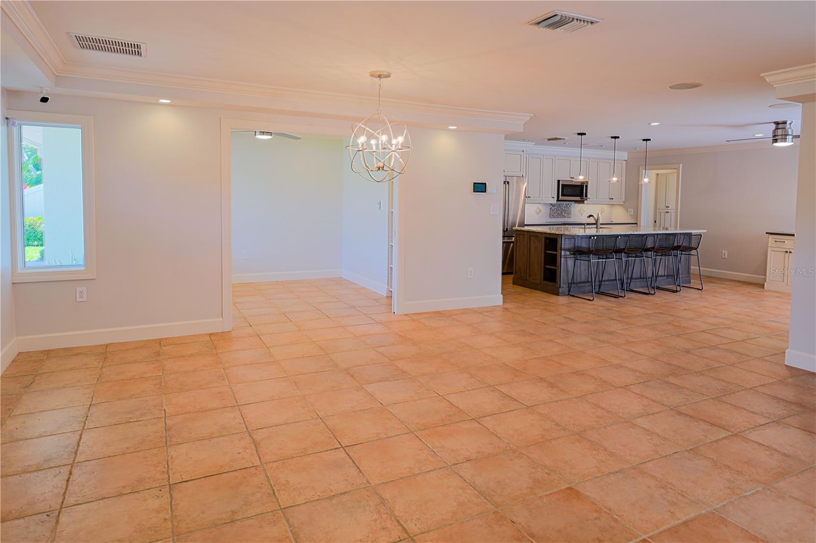 Image 5 of 46 For 606 Owl Way 