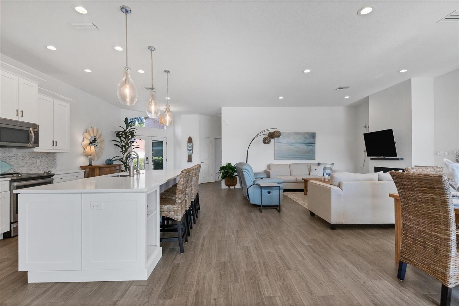 Image 14 of 46 For 7317 Regina Royale Blvd  20