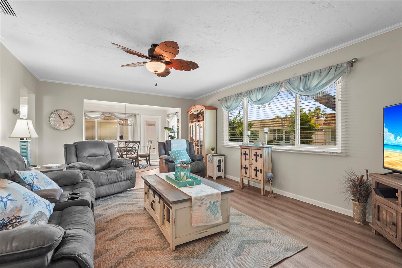 Image 11 of 39 For 2531 Riverbluff Parkway V181