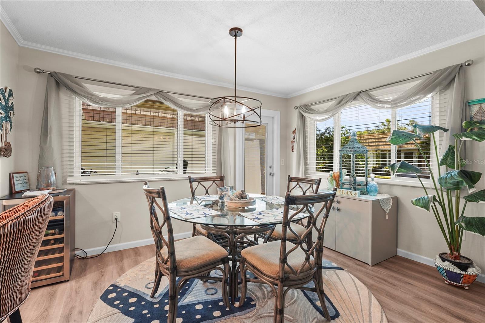 Image 14 of 39 For 2531 Riverbluff Parkway V181