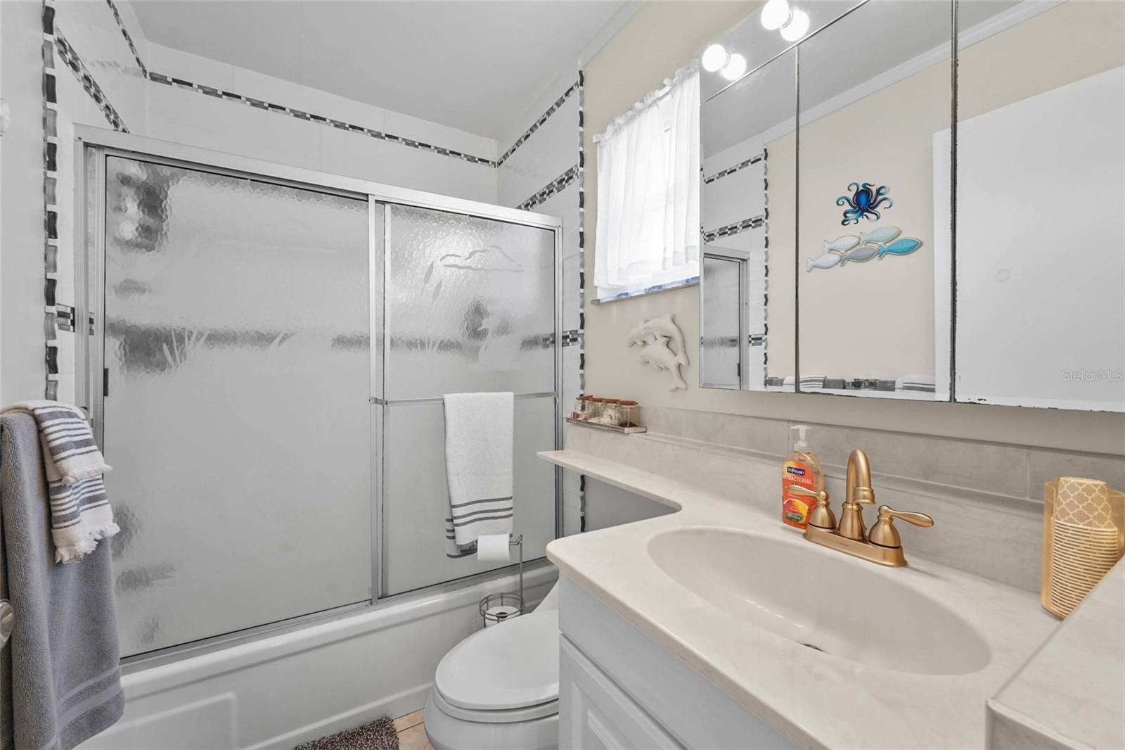 Image 22 of 39 For 2531 Riverbluff Parkway V181