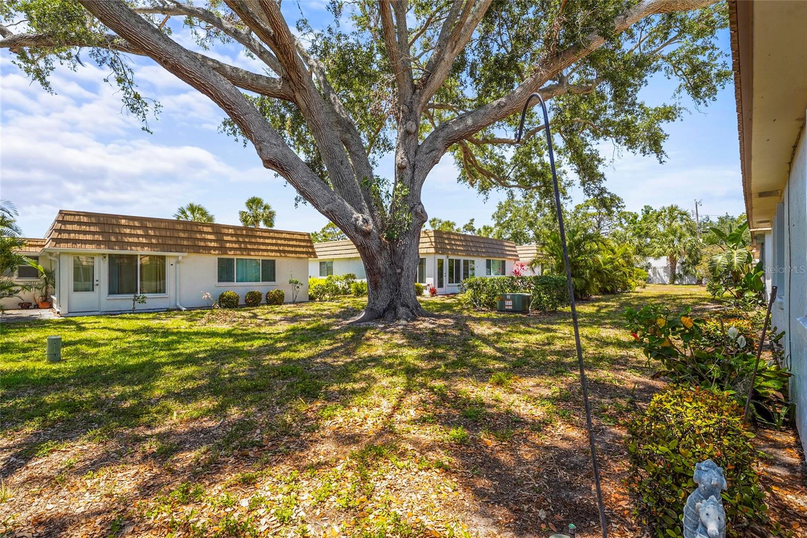 Image 26 of 39 For 2531 Riverbluff Parkway V181