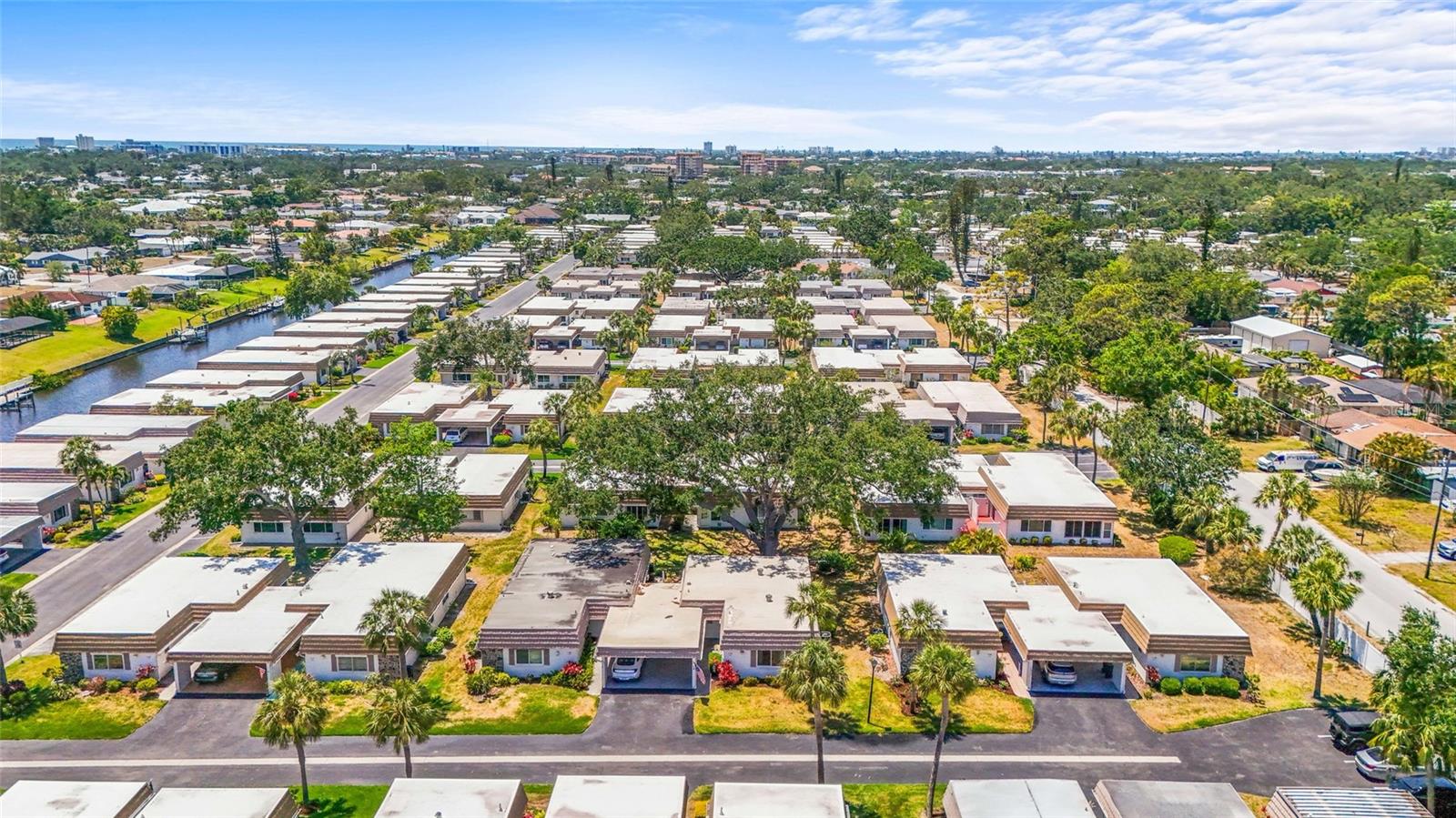 Image 27 of 39 For 2531 Riverbluff Parkway V181