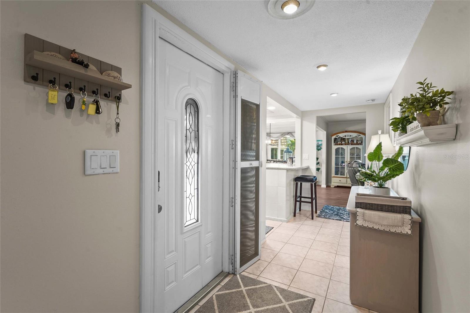 Image 6 of 39 For 2531 Riverbluff Parkway V181