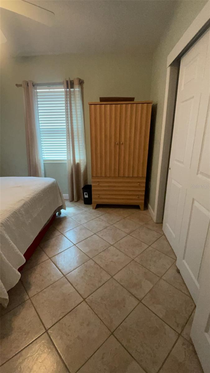 Image 22 of 35 For 631 Palmetto Drive Ne