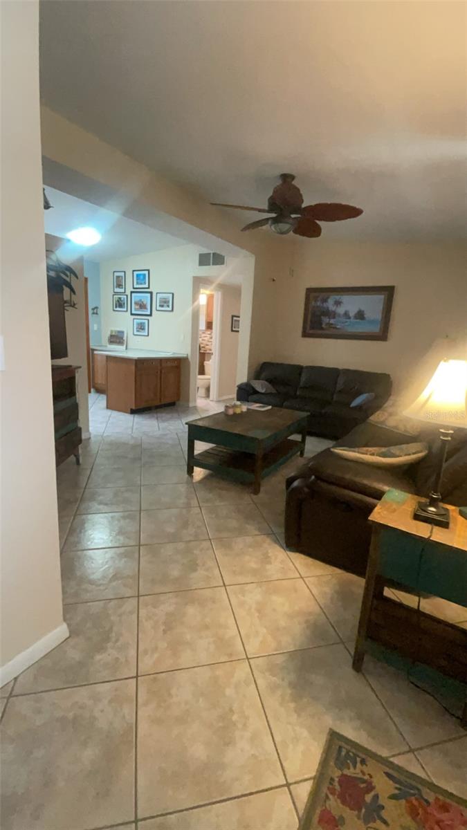 Image 3 of 35 For 631 Palmetto Drive Ne
