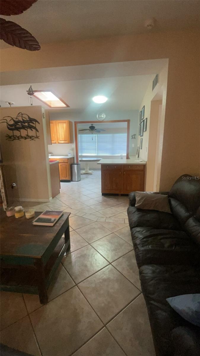 Image 6 of 35 For 631 Palmetto Drive Ne