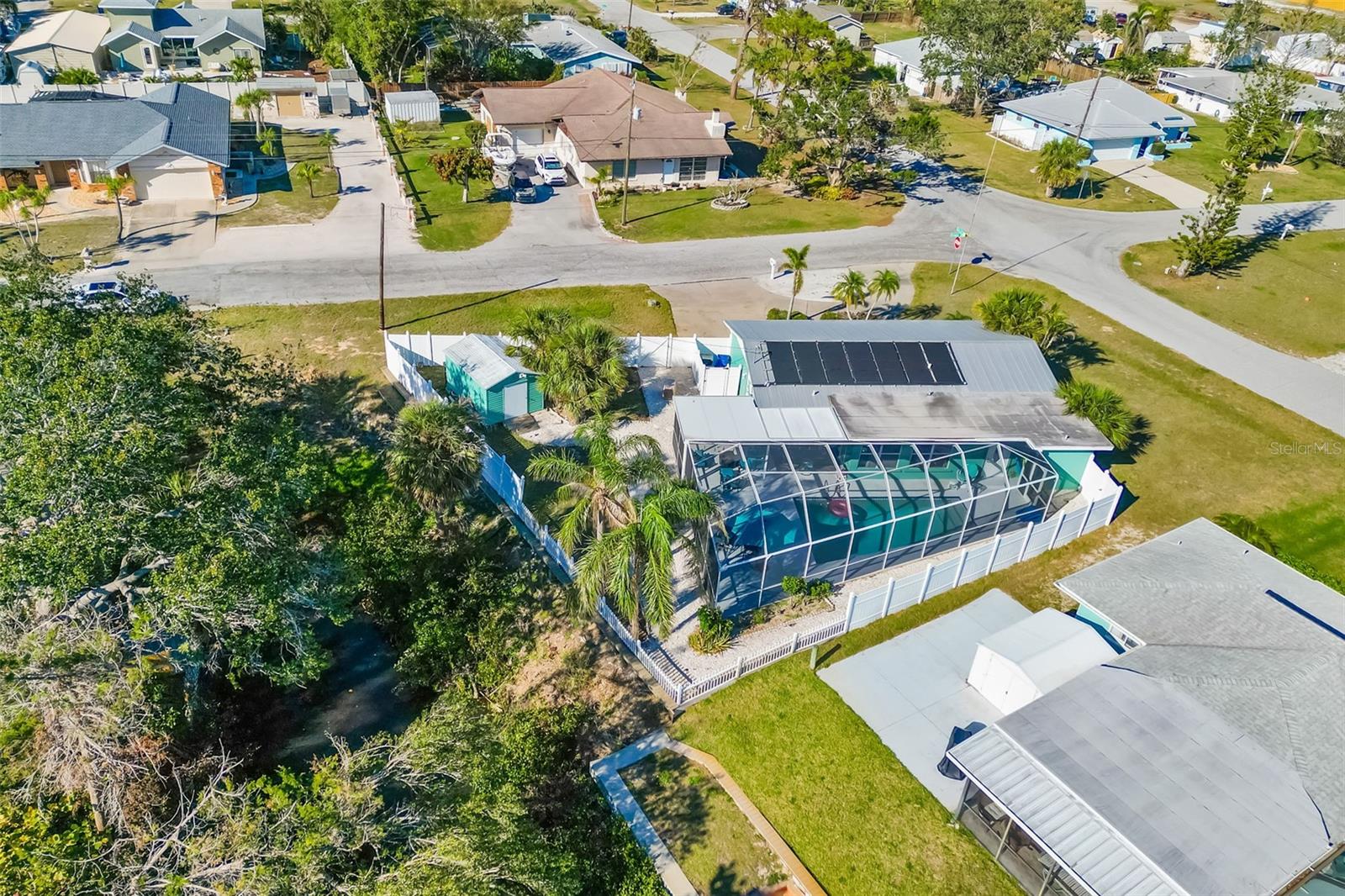 Image 13 of 67 For 503 Roberts Bay Drive