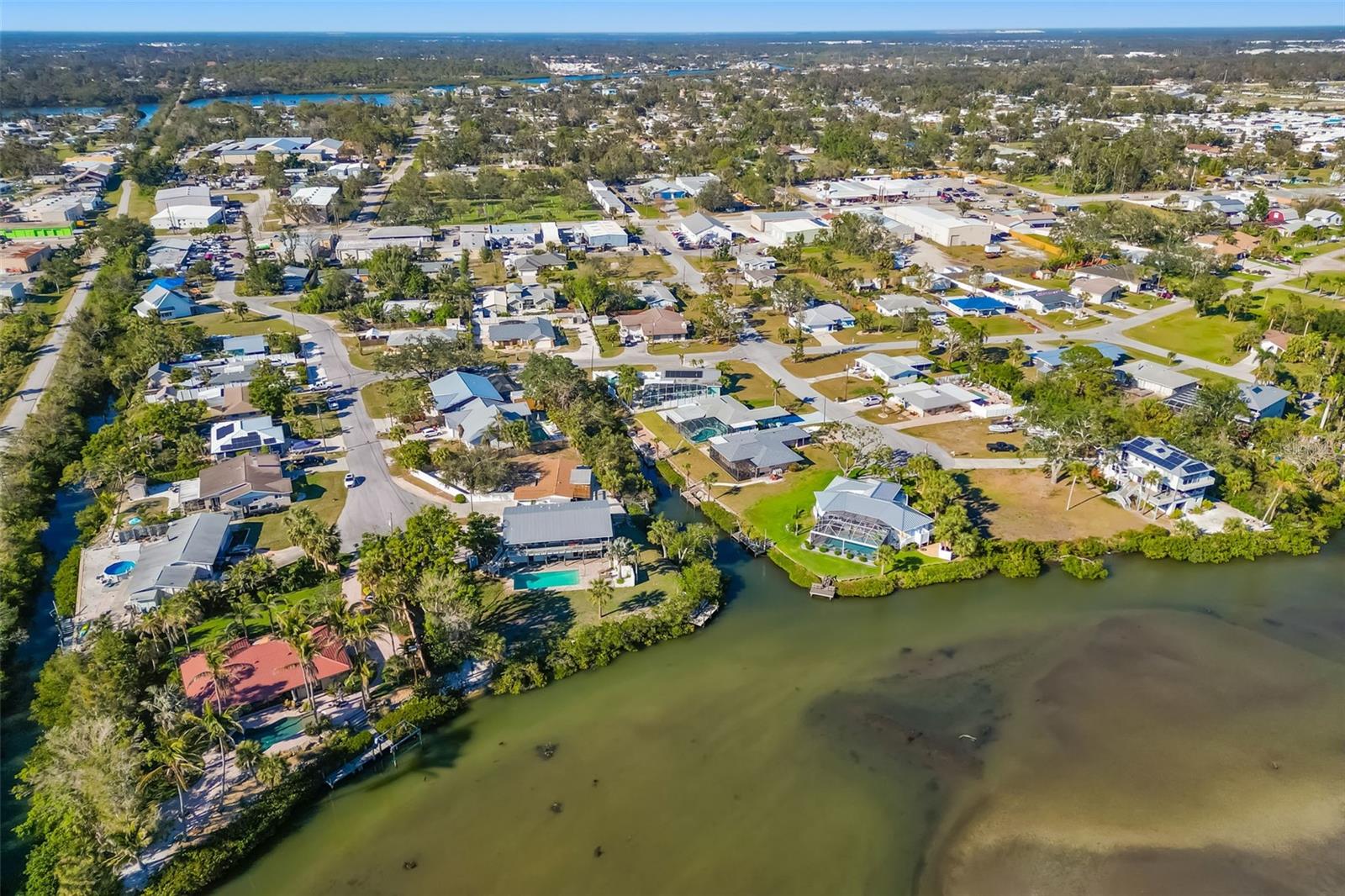 Image 14 of 67 For 503 Roberts Bay Drive