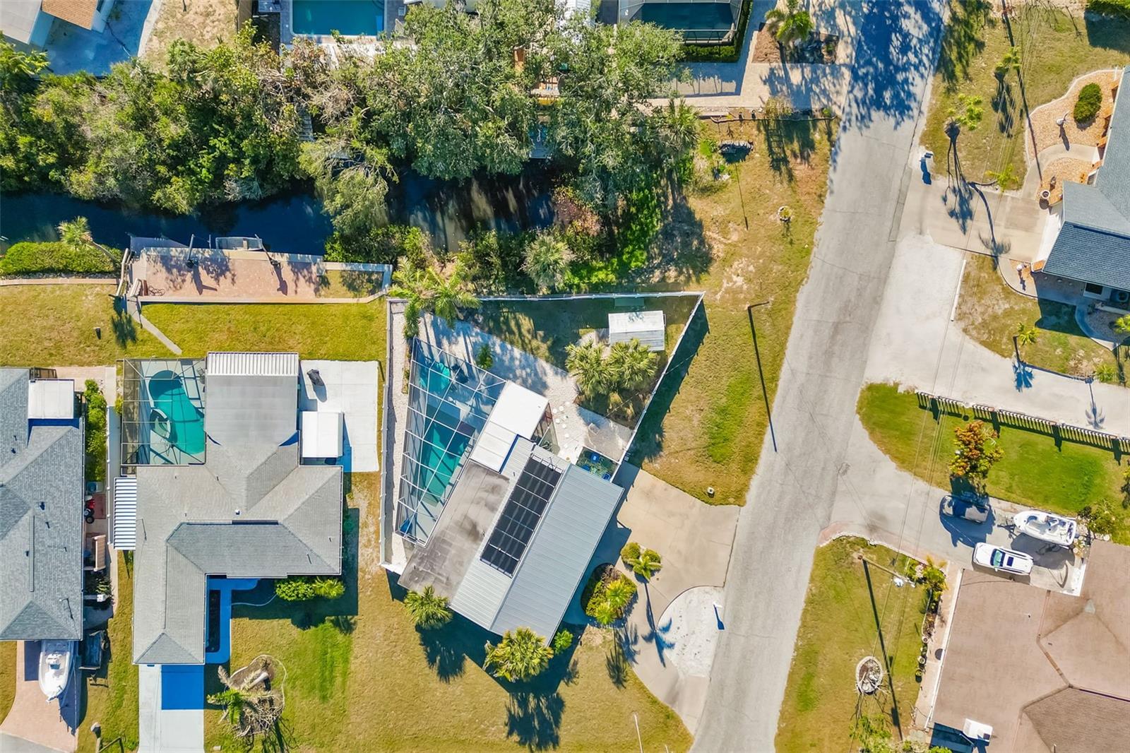 Image 18 of 67 For 503 Roberts Bay Drive