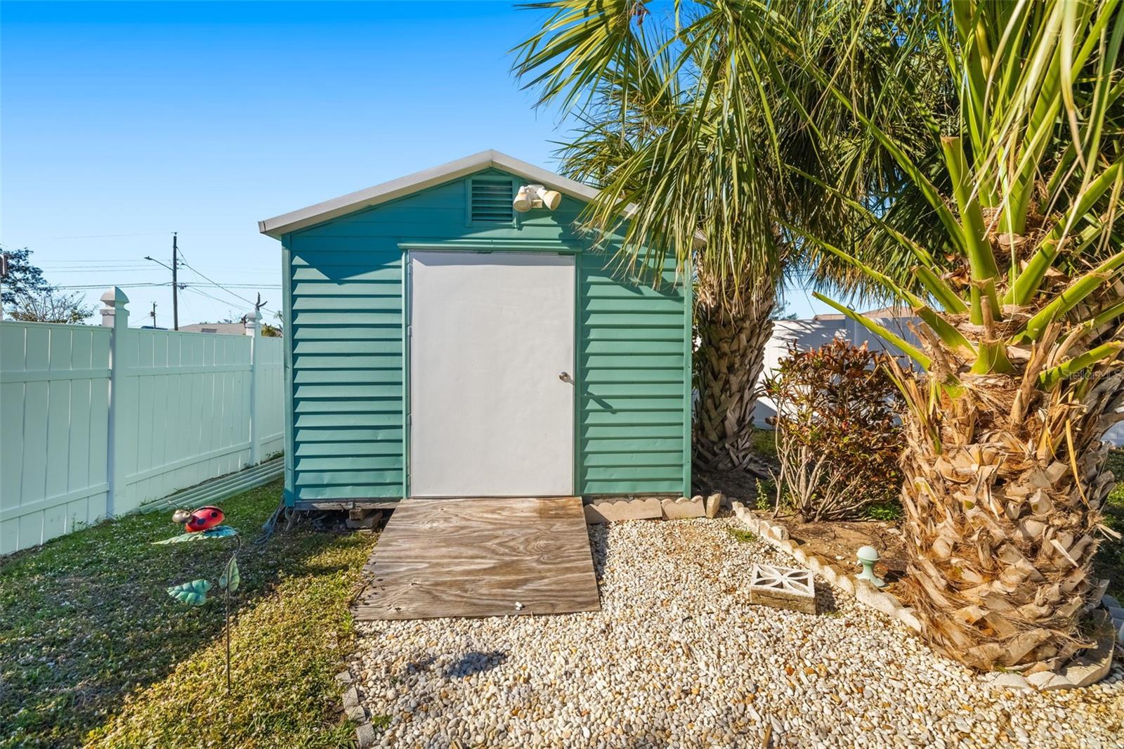 Image 22 of 67 For 503 Roberts Bay Drive