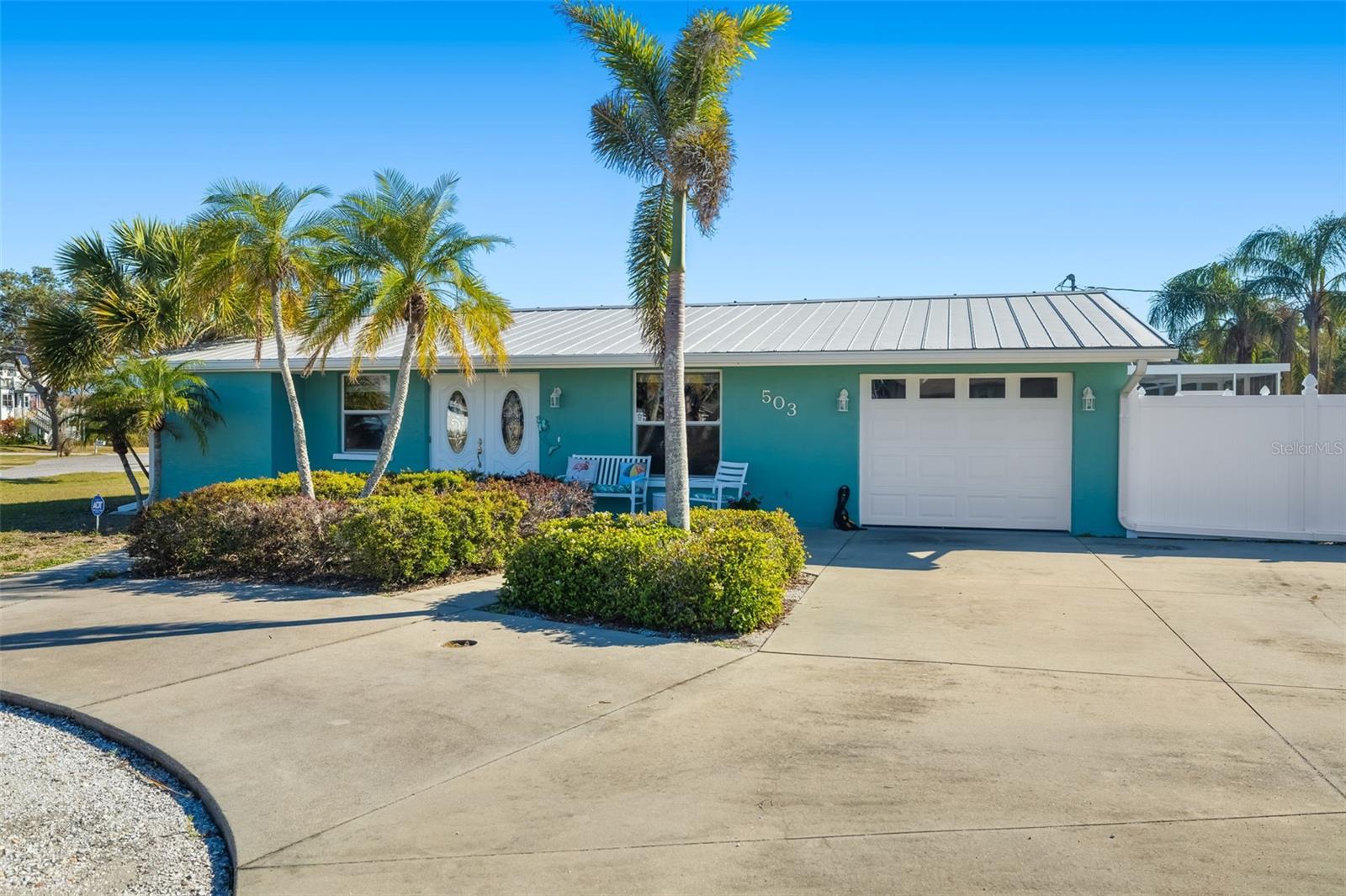Image 4 of 67 For 503 Roberts Bay Drive