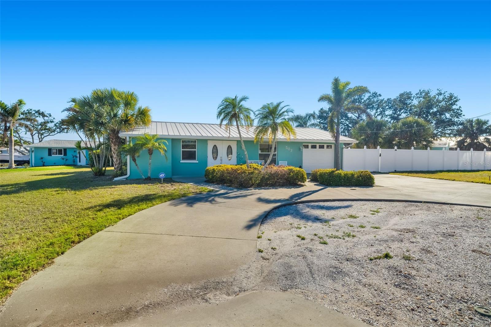 Image 6 of 67 For 503 Roberts Bay Drive