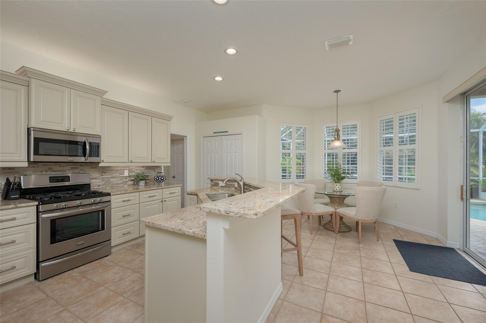 Image 12 of 50 For 4912 Sabal Lake Circle