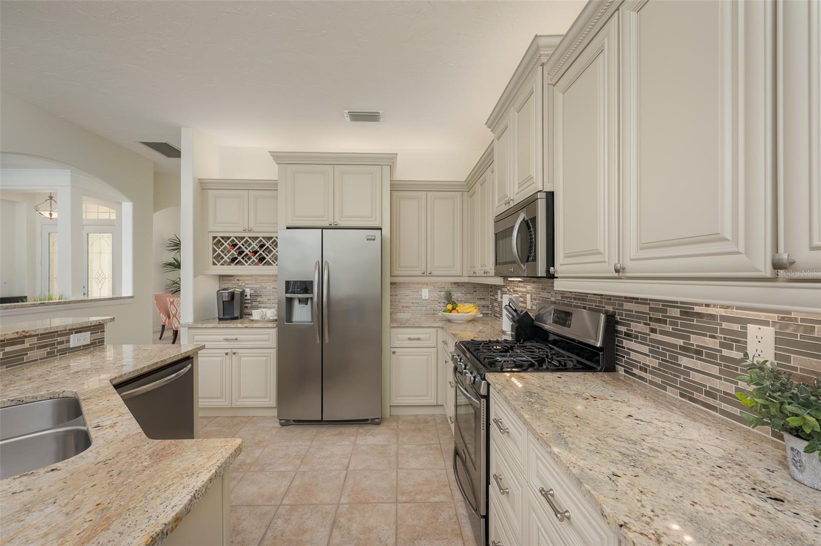 Image 15 of 50 For 4912 Sabal Lake Circle