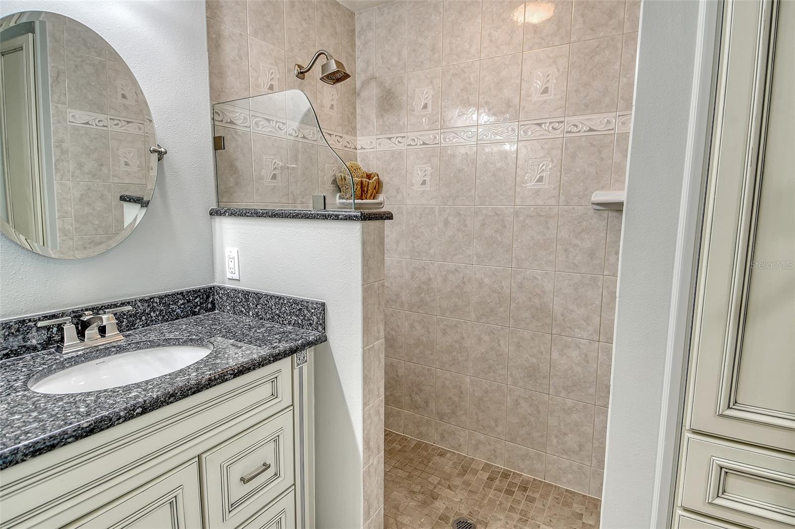 Image 26 of 63 For 9470 High Gate Drive 2213
