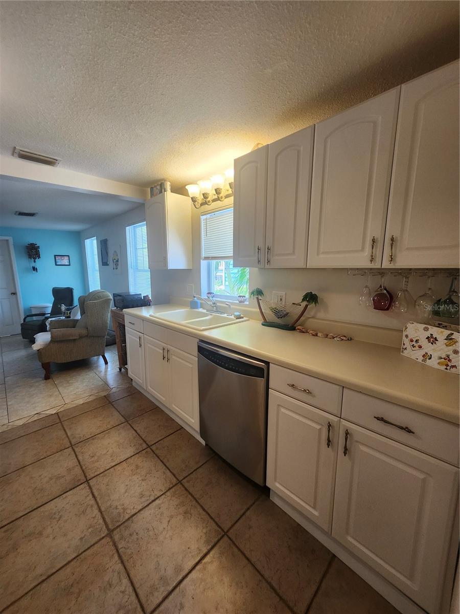 Image 13 of 23 For 300 22nd Street